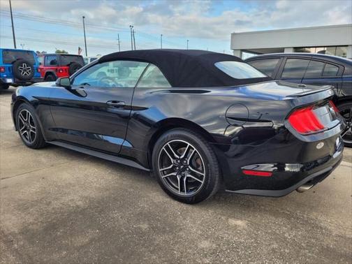 2022 Ford Mustang EcoBoost