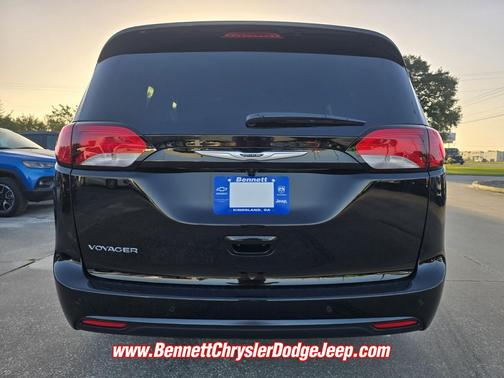 2026 Chrysler Voyager LX