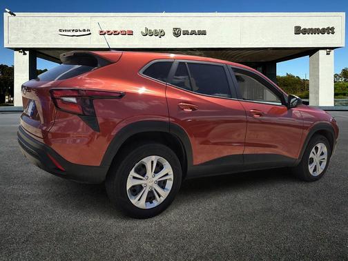 Cayenne Orange Metallic 2024 Chevrolet Trax LS