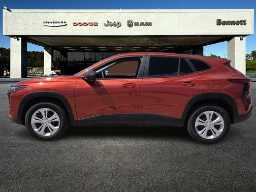 Cayenne Orange Metallic 2024 Chevrolet Trax LS