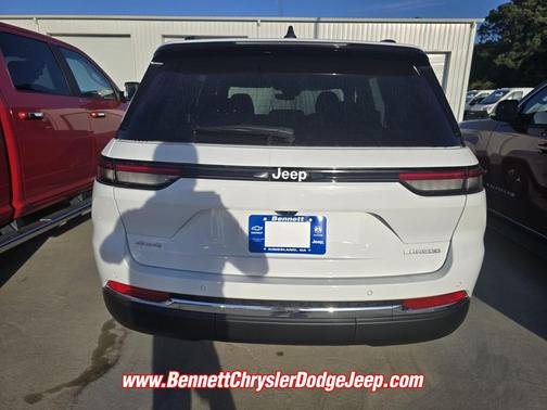 2025 Jeep Grand Cherokee Laredo