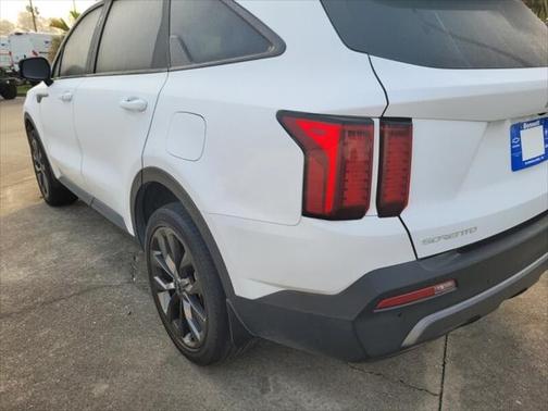 2023 Kia Sorento EX