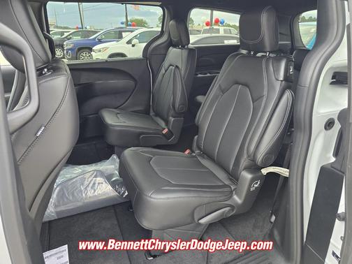 2026 Chrysler Pacifica L