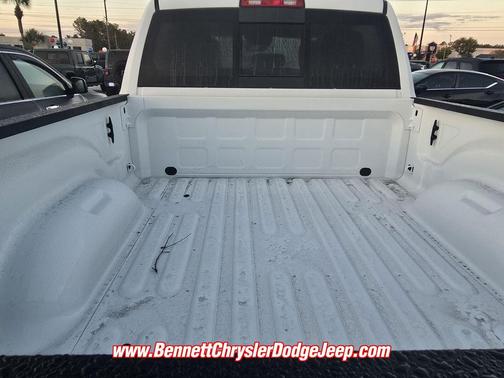 Bright White Clearcoat 2026 RAM 2500 Tradesman Crew Cab 4x4 6'4' Box