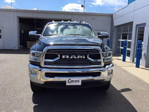 Photo 2 of 24 of 2017 RAM 2500 Longhorn