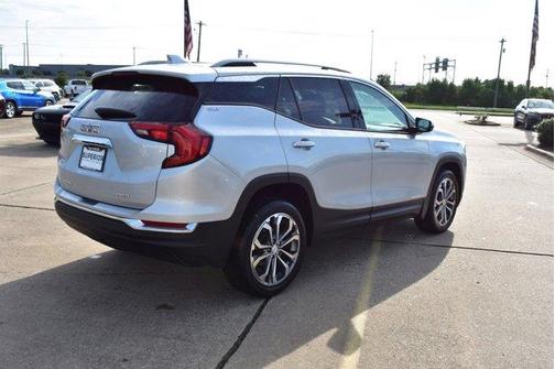 Photo 5 of 34 of 2020 GMC Terrain SLT