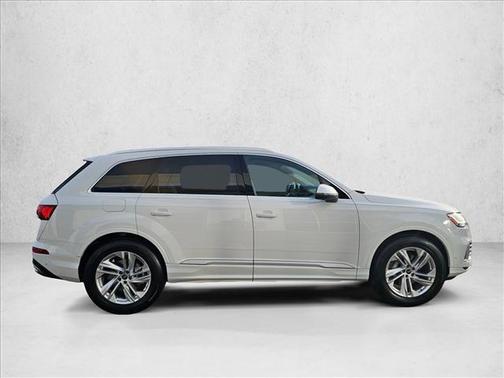 2023 Audi Q7 55 Premium Plus