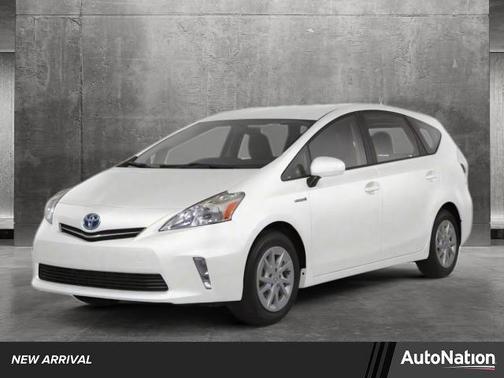2013 Toyota Prius v Five