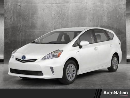 2013 Toyota Prius v Five