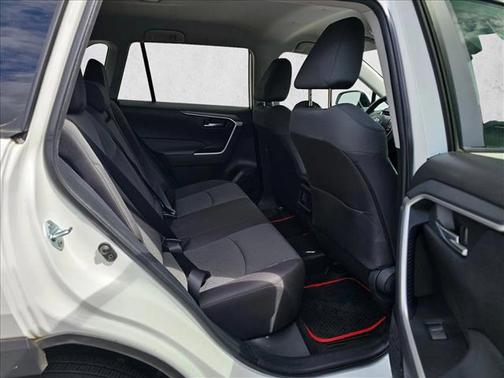 Ice Cap 2023 Toyota RAV4 XLE