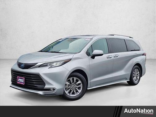 2022 Toyota Sienna XLE