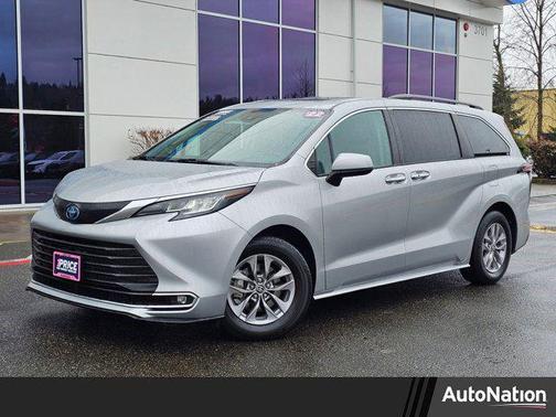 2022 Toyota Sienna XLE