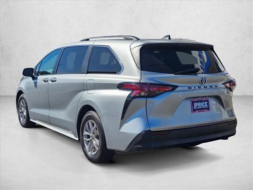2022 Toyota Sienna XLE