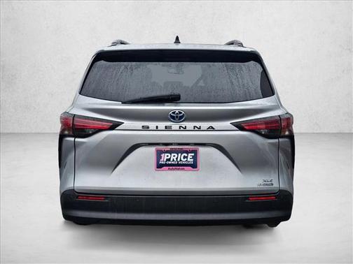 2022 Toyota Sienna XLE