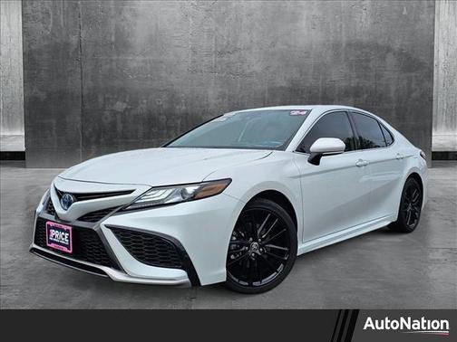 2024 Toyota Camry Hybrid SE