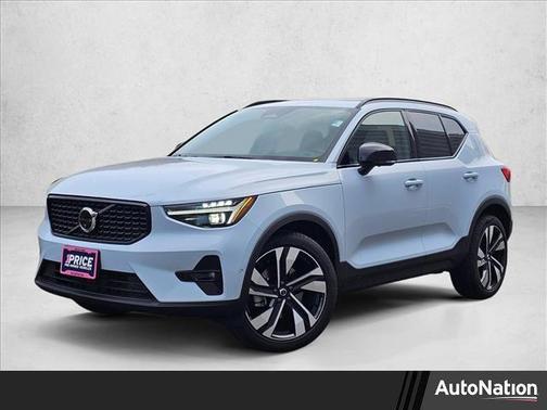 2026 Volvo XC40 B5 Ultra