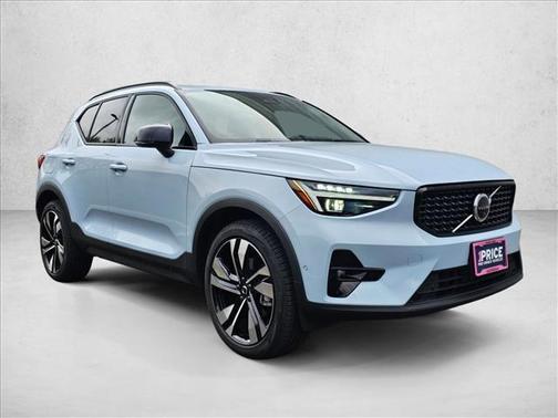 2026 Volvo XC40 B5 Ultra