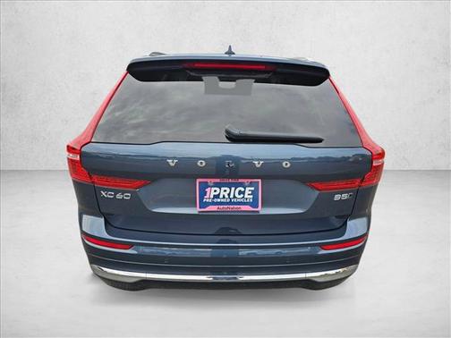 2023 Volvo XC60 B5 Ultimate Bright Theme