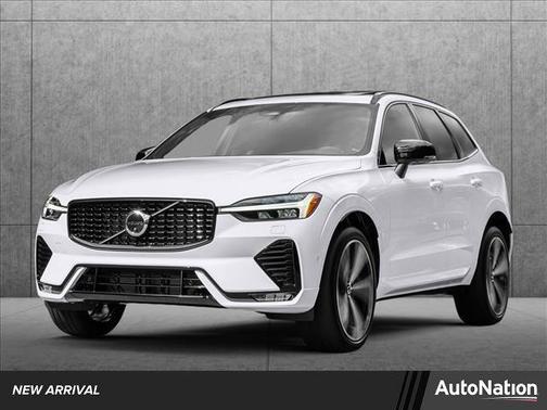 2023 Volvo XC60 B5 Plus Dark Theme