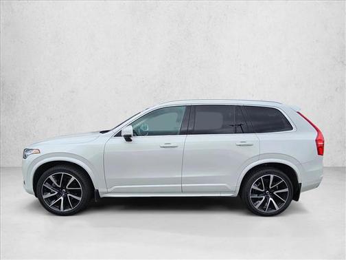 2020 Volvo XC90 T6 Momentum