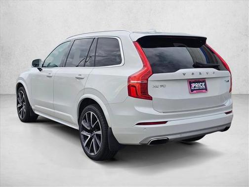 2020 Volvo XC90 T6 Momentum
