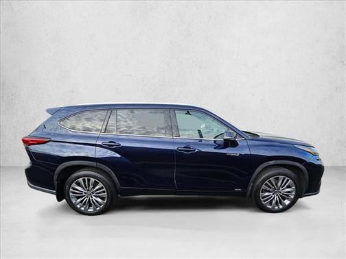 2021 Toyota Highlander Hybrid Platinum