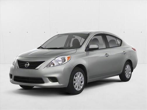 Brilliant Silver Metallic 2013 Nissan Versa 1.6 S