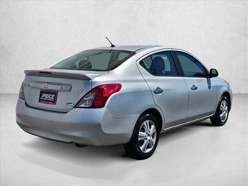 Brilliant Silver Metallic 2013 Nissan Versa 1.6 S