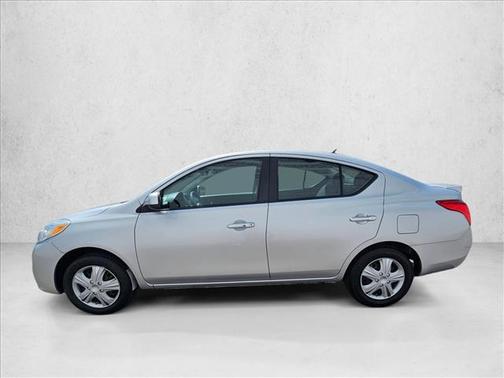 Brilliant Silver Metallic 2013 Nissan Versa 1.6 S