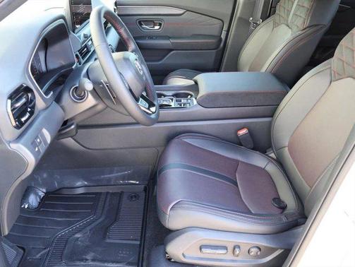 Platinum White Pearl 2026 Honda Pilot Black Edition