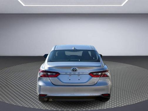 2023 Toyota Camry Hybrid LE