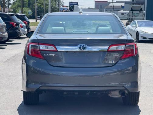 2014 Toyota Camry Hybrid XLE