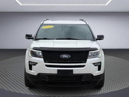 White 2018 Ford Explorer sport