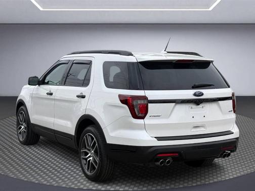 White 2018 Ford Explorer sport