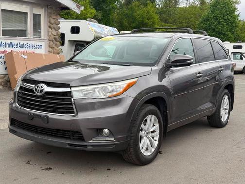 2016 Toyota Highlander LE