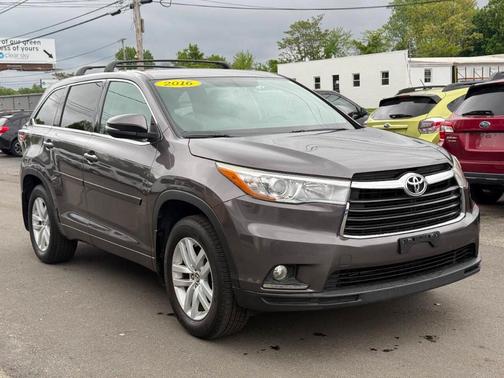 2016 Toyota Highlander LE
