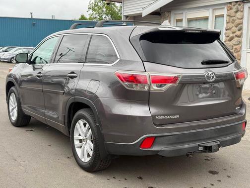 2016 Toyota Highlander LE