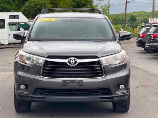 2016 Toyota Highlander LE