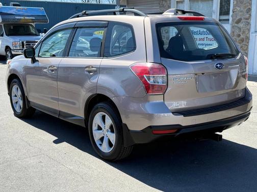 2016 Subaru Forester 2.5i