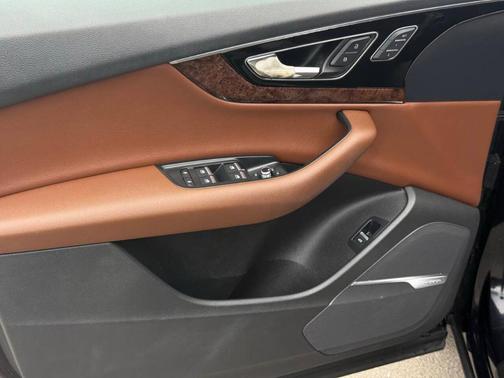 Orca Black Metallic 2019 Audi Q7 55 Premium Plus