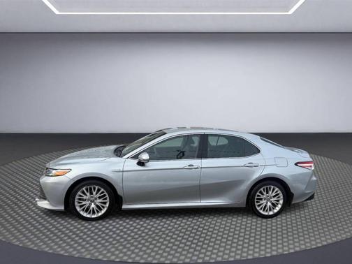 2018 Toyota Camry Hybrid XLE