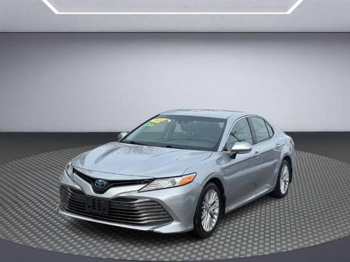 2018 Toyota Camry Hybrid XLE
