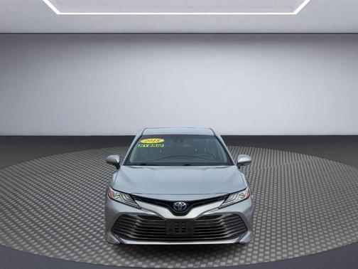 2018 Toyota Camry Hybrid XLE