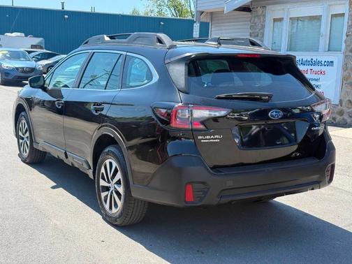 2022 Subaru Outback Base (CVT)
