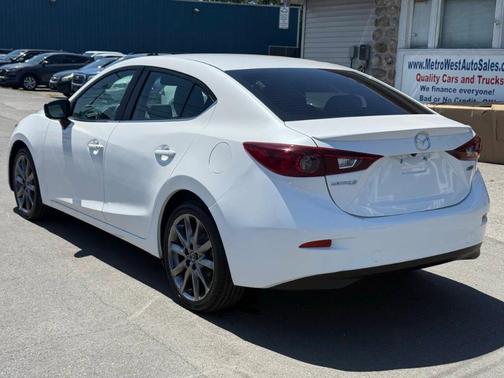 2018 Mazda Mazda3 Touring