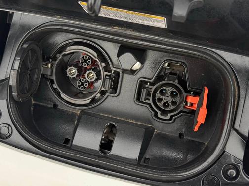 2022 Nissan Leaf SL PLUS