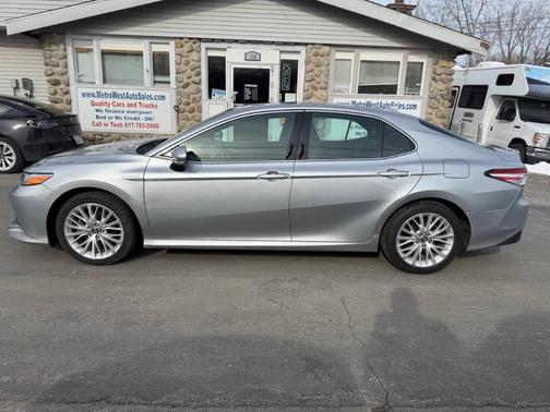 2018 Toyota Camry Hybrid XLE