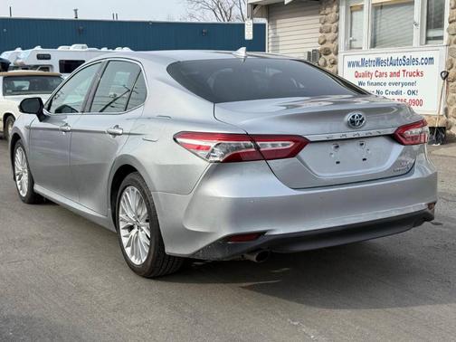 2018 Toyota Camry Hybrid XLE