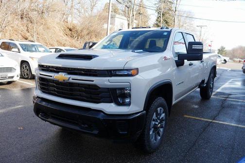 White Sands 2026 Chevrolet Silverado 2500 Custom