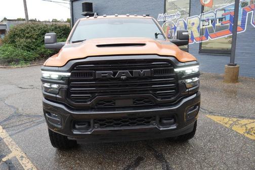 Diamond Black Crystal Pearlcoat 2025 RAM 3500 Laramie Mega Cab 4x4 6'4' Box